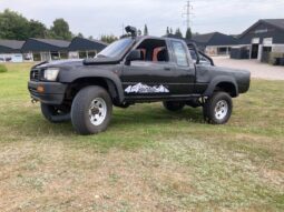 Toyota 1000 Hilux 4×4 full