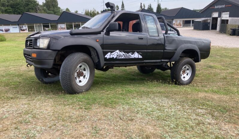 Toyota 1000 Hilux 4×4 full