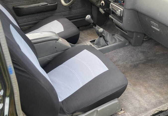 Toyota 1000 Hilux 4×4 full