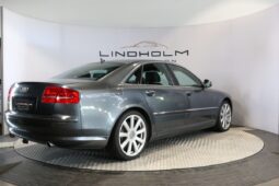 Audi A8 4.2 FSi Quattro full