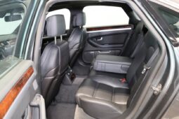 Audi A8 4.2 FSi Quattro full