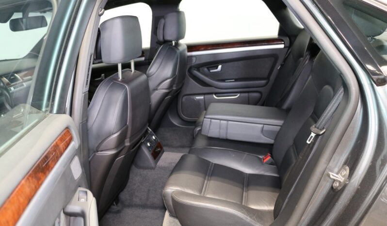 Audi A8 4.2 FSi Quattro full