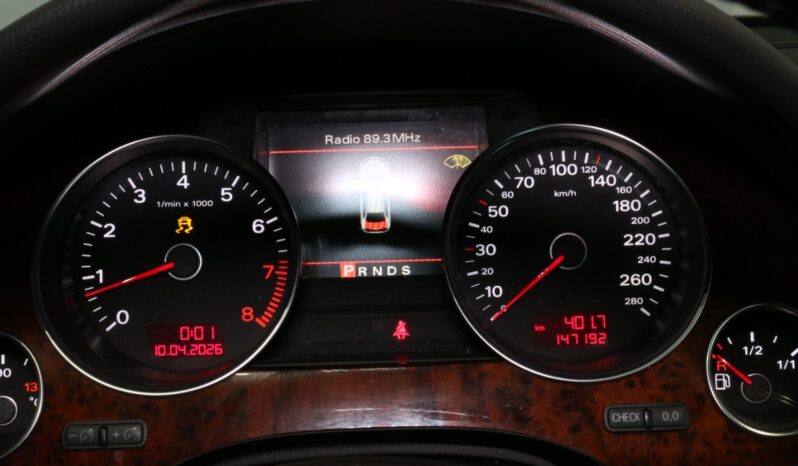 Audi A8 4.2 FSi Quattro full