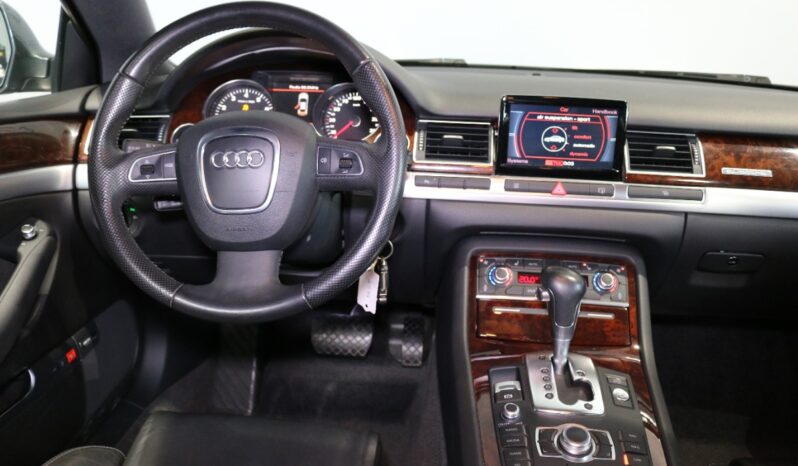 Audi A8 4.2 FSi Quattro full