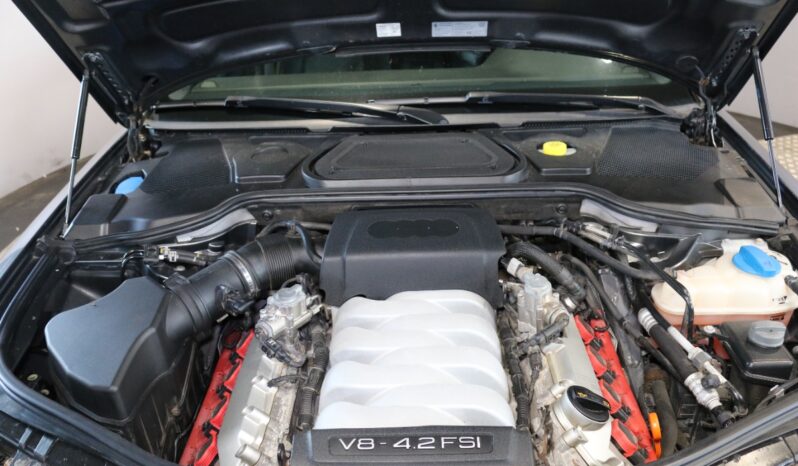 Audi A8 4.2 FSi Quattro full