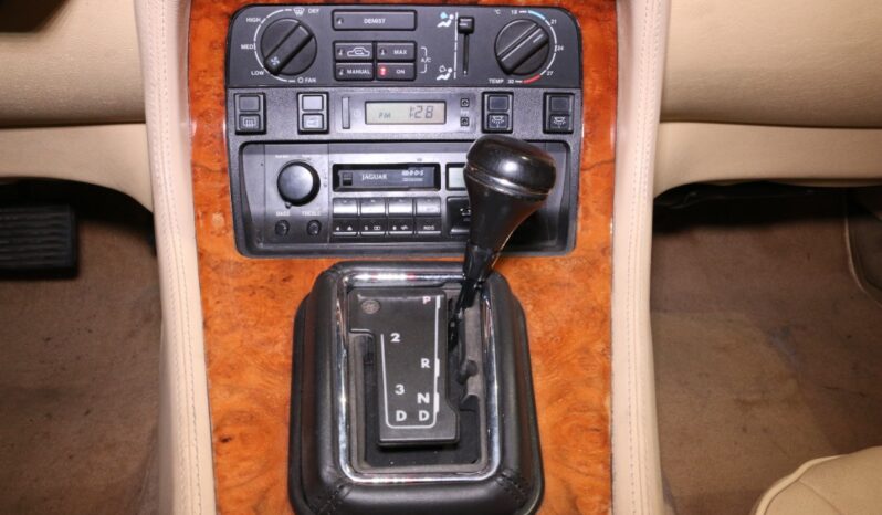 Jaguar XJ12 XJ 40 full