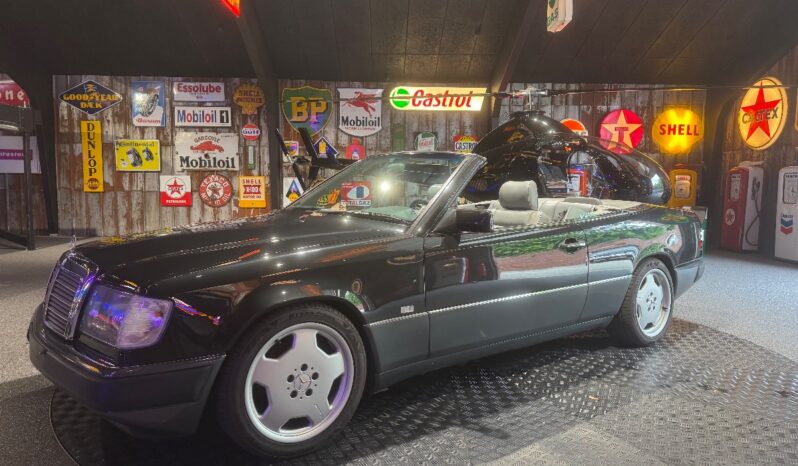 Mercedes-Benz E-Klasse (W124) cabriolet full
