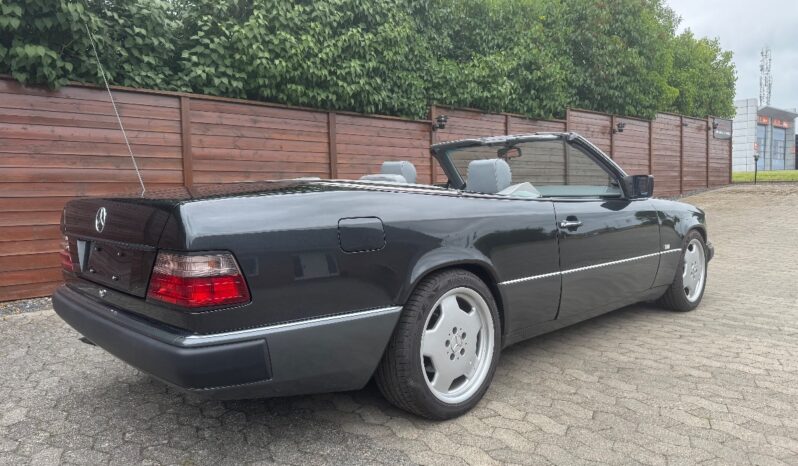 Mercedes-Benz E-Klasse (W124) cabriolet full