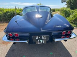 Chevrolet Corvette Sting Ray Coupe full