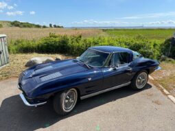 Chevrolet Corvette Sting Ray Coupe full