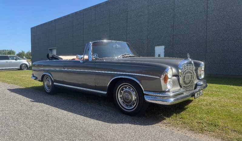 Mercedes-Benz 220-280 (W111) cabriolet full
