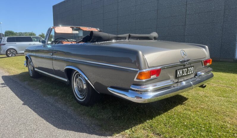 Mercedes-Benz 220-280 (W111) cabriolet full