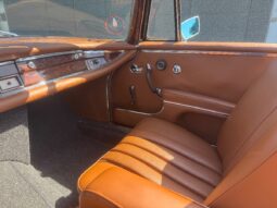 Mercedes-Benz 220-280 (W111) cabriolet full