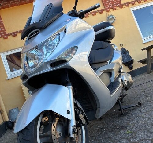 Kymco Xciting 500i Maxi Scooter full