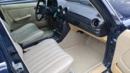 Mercedes-Benz 200-300 (W123) 230E full