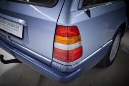 Mercedes-Benz E-Klasse (S124) 230 TE full