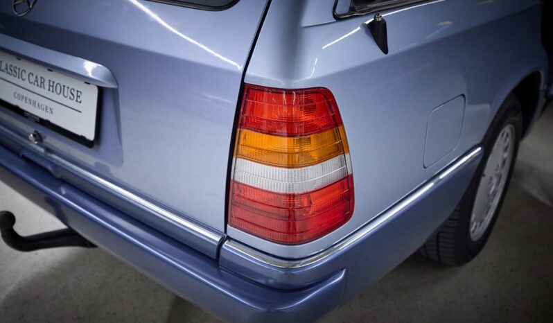 Mercedes-Benz E-Klasse (S124) 230 TE full