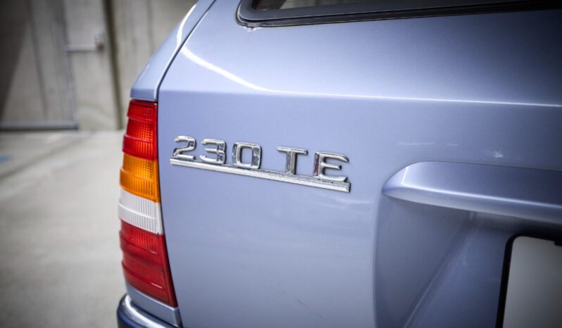Mercedes-Benz E-Klasse (S124) 230 TE full