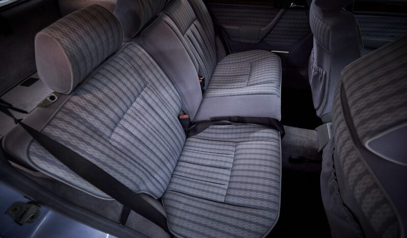 Mercedes-Benz E-Klasse (S124) 230 TE full