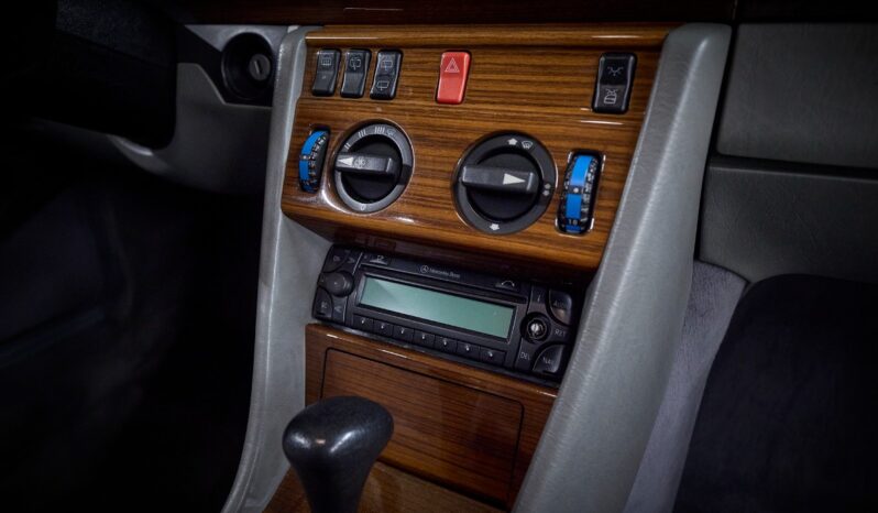 Mercedes-Benz E-Klasse (S124) 230 TE full