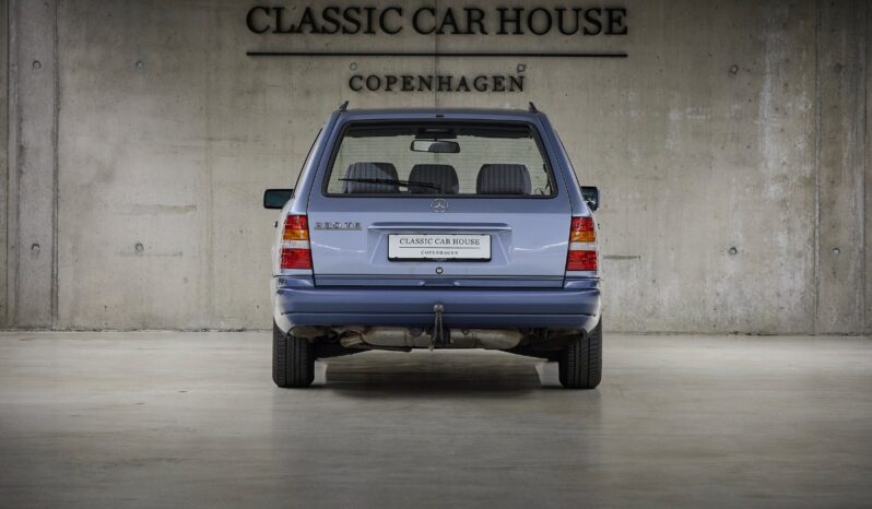Mercedes-Benz E-Klasse (S124) 230 TE full
