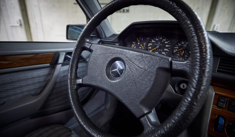 Mercedes-Benz E-Klasse (S124) 230 TE full