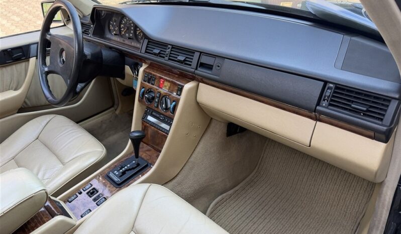 Mercedes-Benz E-Klasse (W124) 300TE 4Matic full