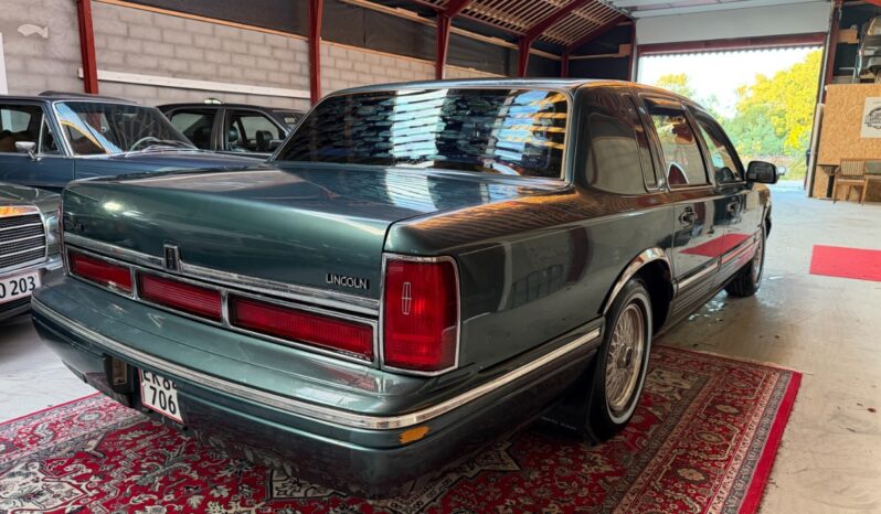 Lincoln Continental Towncar full