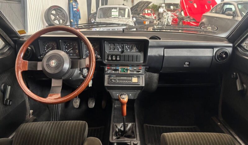 Alfa Romeo GTV 2000 full