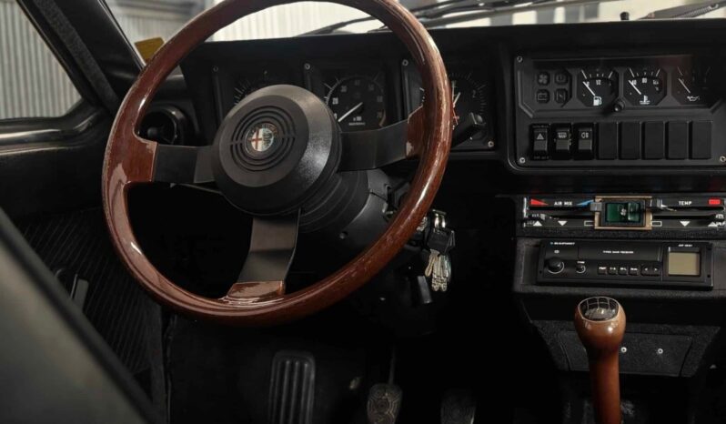 Alfa Romeo GTV 2000 full
