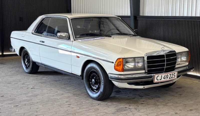Mercedes-Benz 200-300 (W123) 230 CE aut. 2.3 full