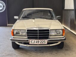 Mercedes-Benz 200-300 (W123) 230 CE aut. 2.3 full