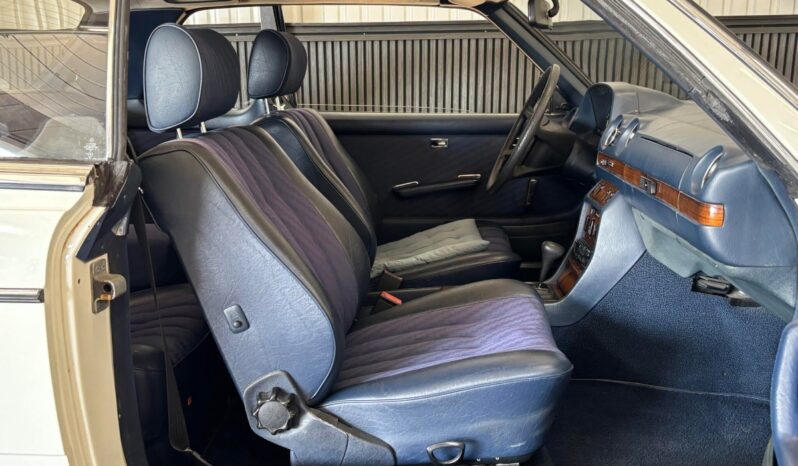 Mercedes-Benz 200-300 (W123) 230 CE aut. 2.3 full