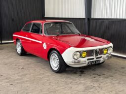 Alfa Romeo GT 1300 Junior full