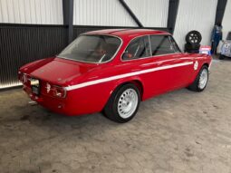 Alfa Romeo GT 1300 Junior full