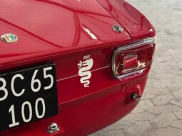 Alfa Romeo GT 1300 Junior full