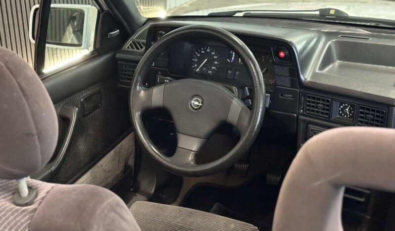 Opel Kadett GSi Cabriolet full