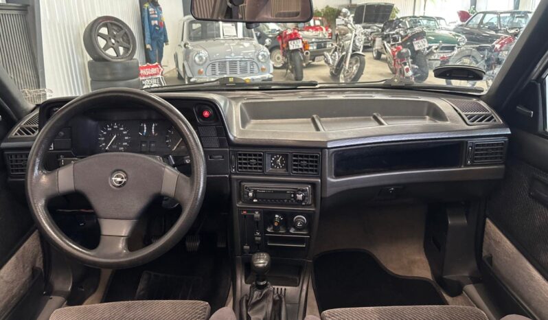 Opel Kadett GSi Cabriolet full
