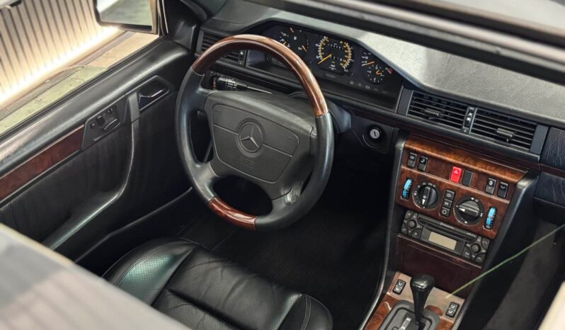 Mercedes-Benz E-Klasse (W124) E 500 V8 aut. Facelift full