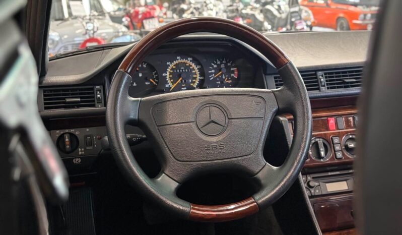 Mercedes-Benz E-Klasse (W124) E 500 V8 aut. Facelift full