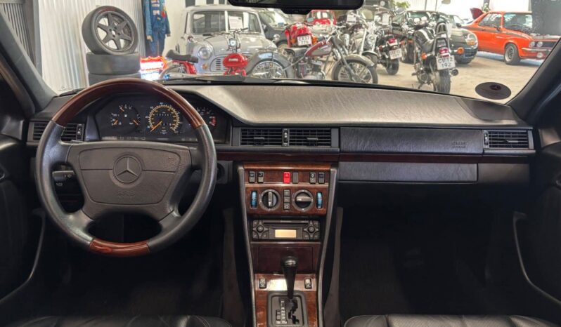 Mercedes-Benz E-Klasse (W124) E 500 V8 aut. Facelift full