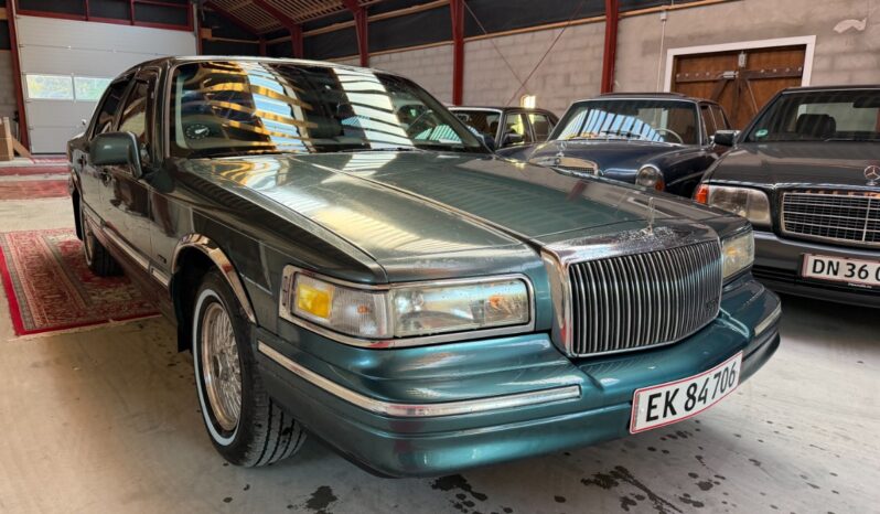 Lincoln Continental Towncar full